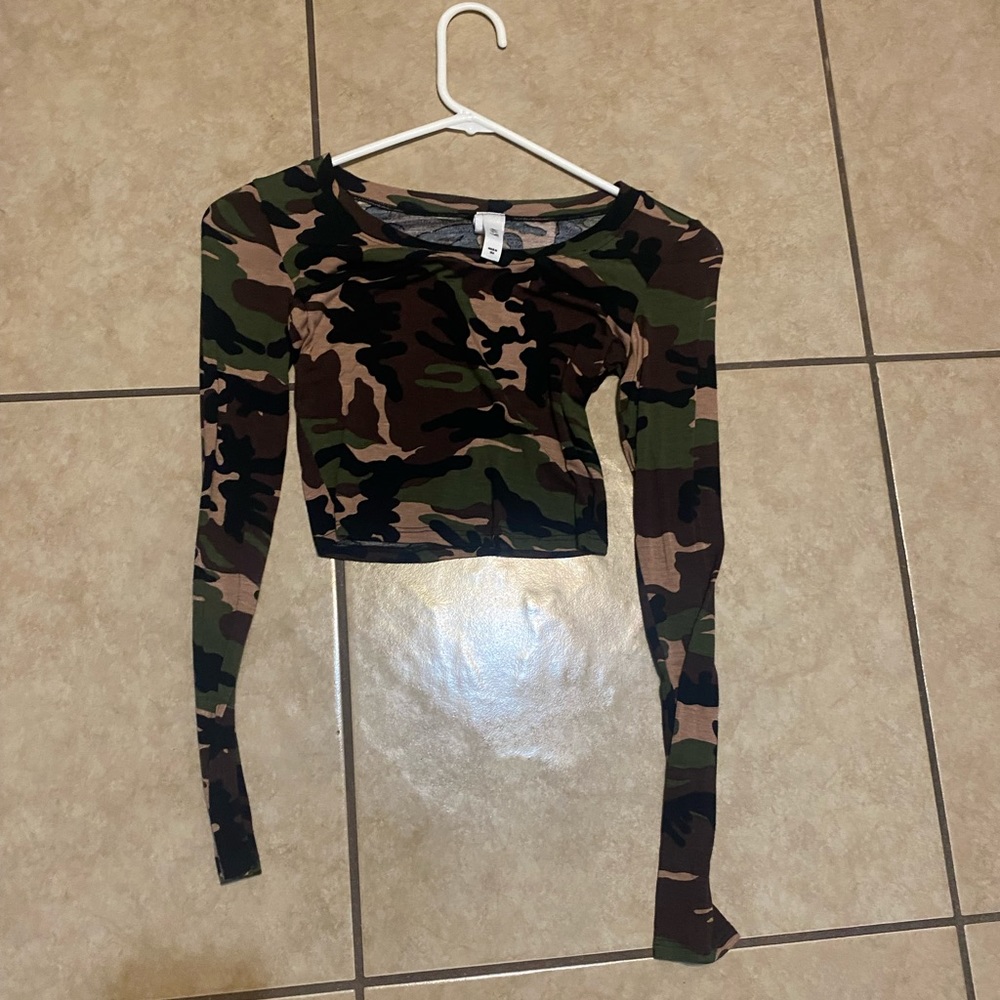 Azy Camo Long Sleeve Crop Top